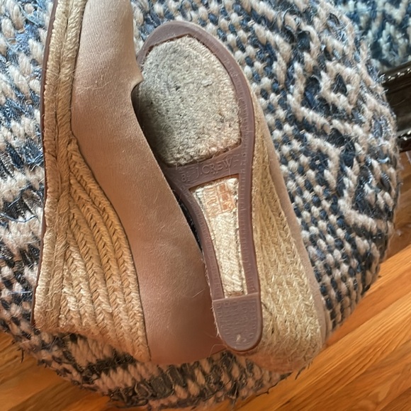 J crew espadrilles beige linen color 8.5 worn once classic timeless - Picture 4 of 7
